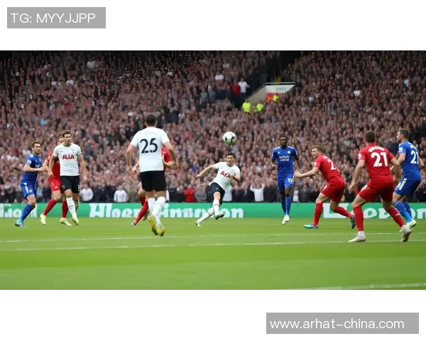 聚焦绿茵场巅峰瞬间展现足球球星最帅风采写真