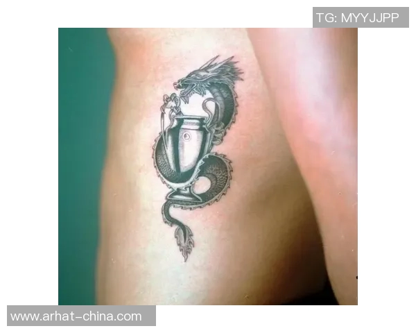 足球球星纹身龙揭示体育与文化融合的深刻意义与背后故事